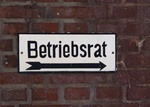 Betriebsrat Schild Mauer
