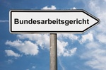 Schild mit Aufschrift Bundesarbeitsgericht